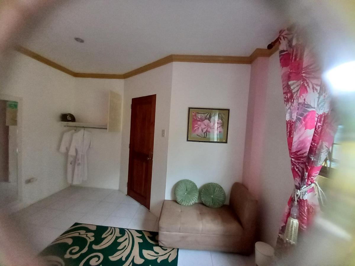 Café Darcey BnB - Housity