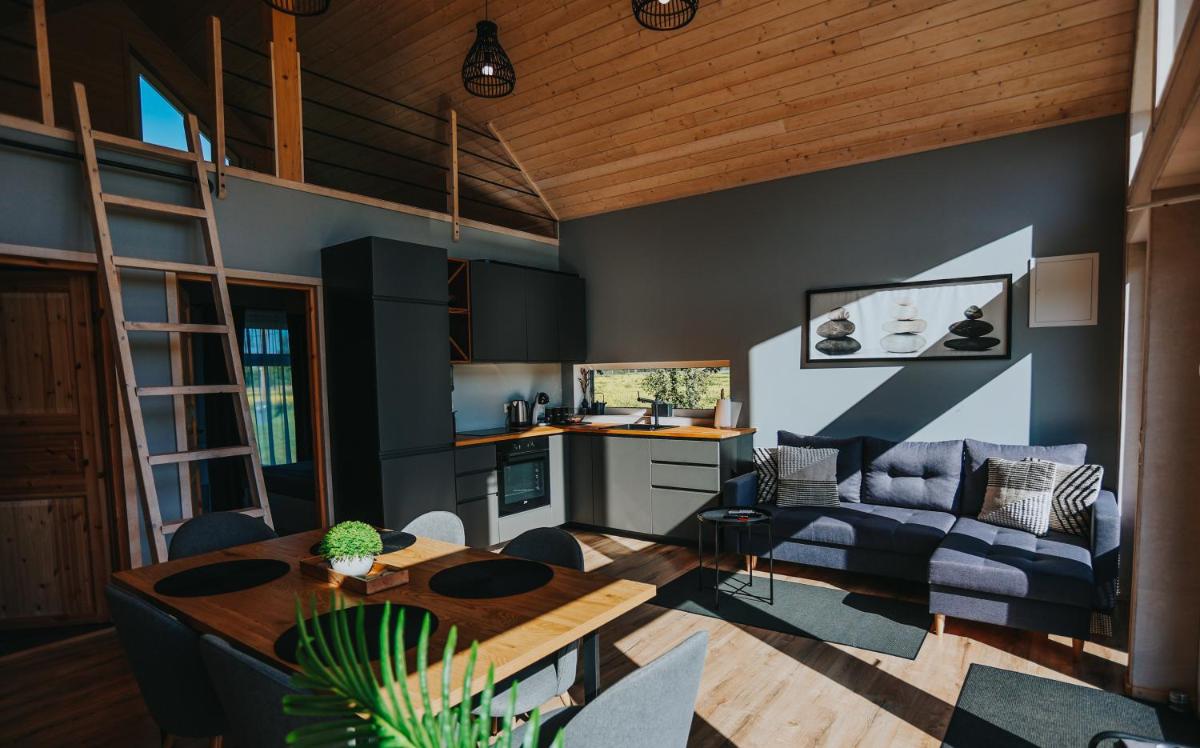 Seashore Holiday House - Housity