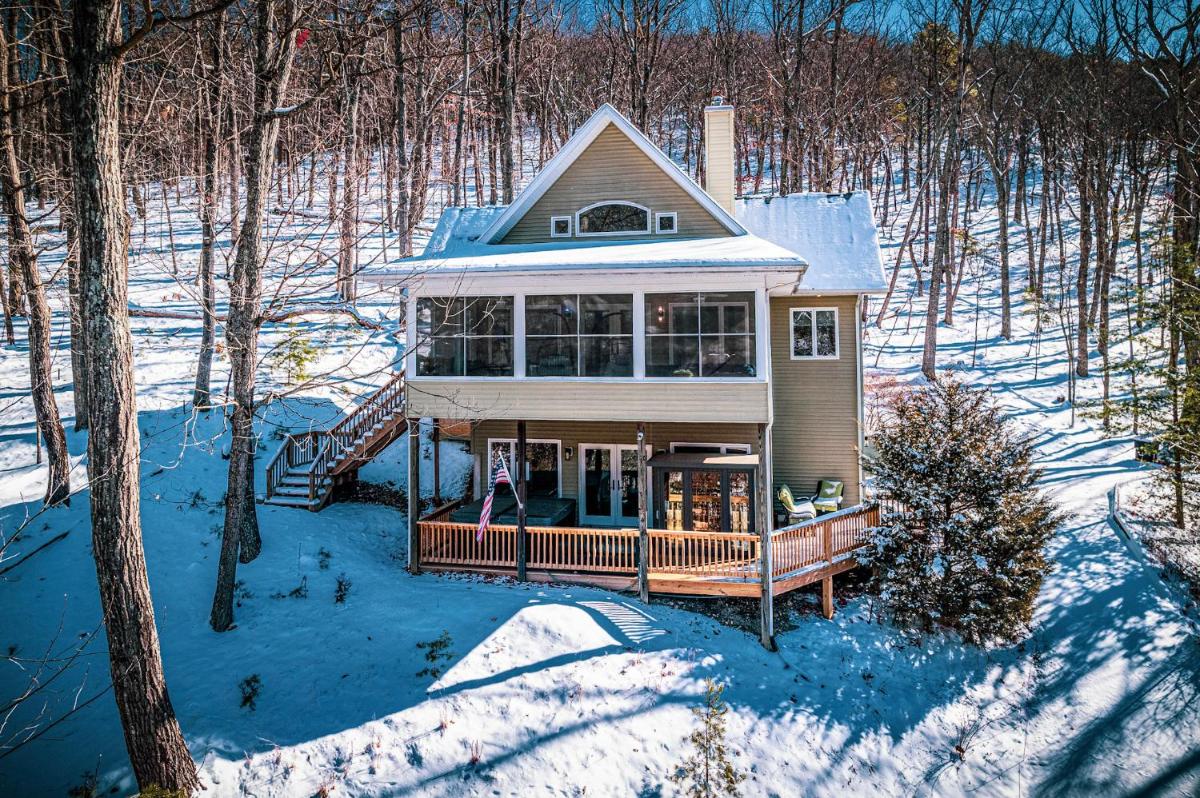Mtn Views - Sauna - Hot Tub - Health - Wellness - Housity
