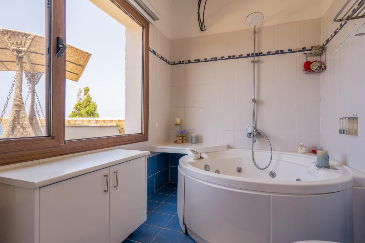 VILLA Beach Heaven Heart - Housity