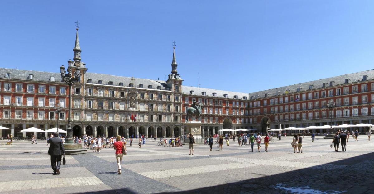 Clientes alojados en Radisson Blu Hotel, Madrid Prado