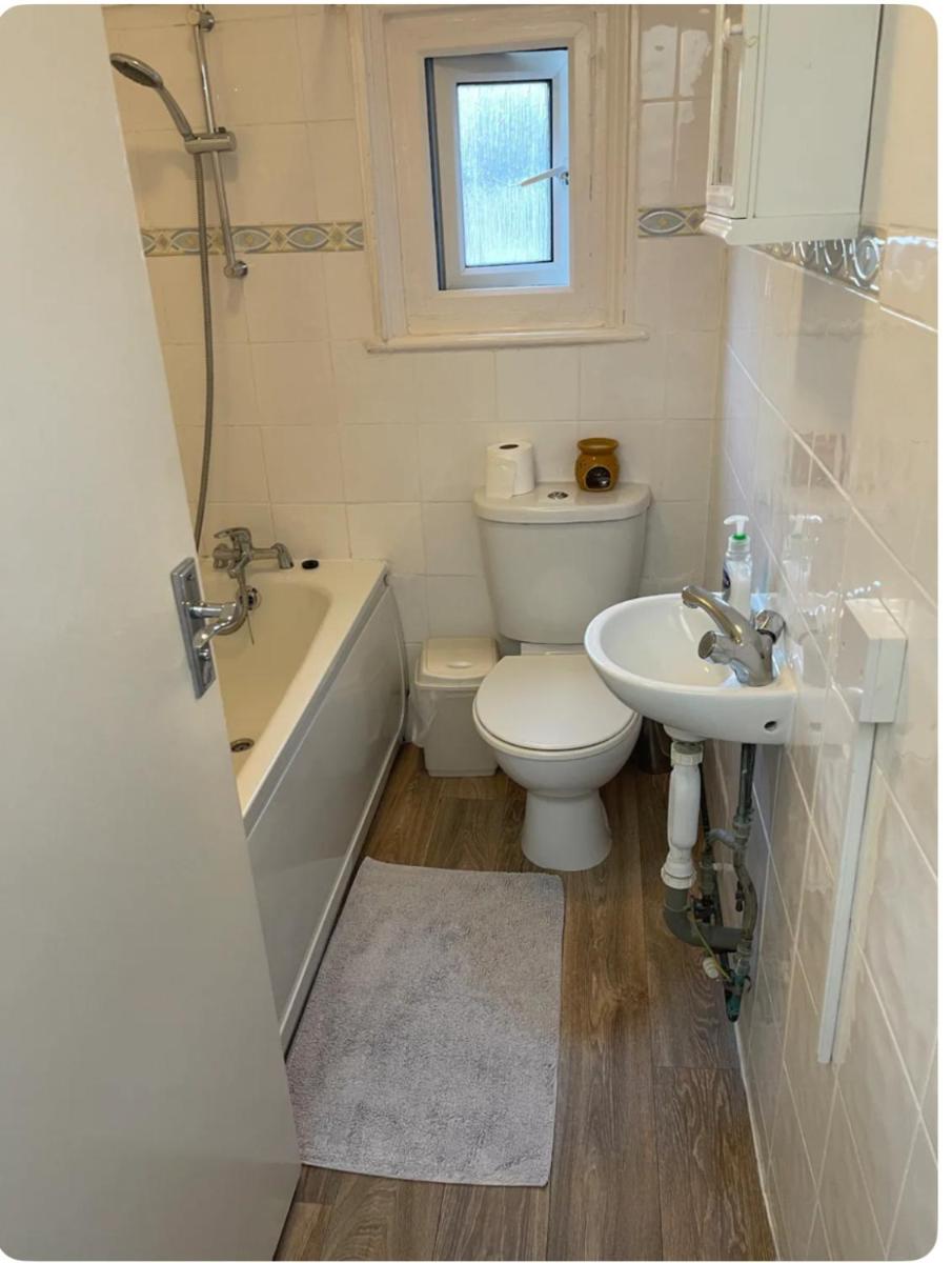 Lovely room in Tottenham - Housity