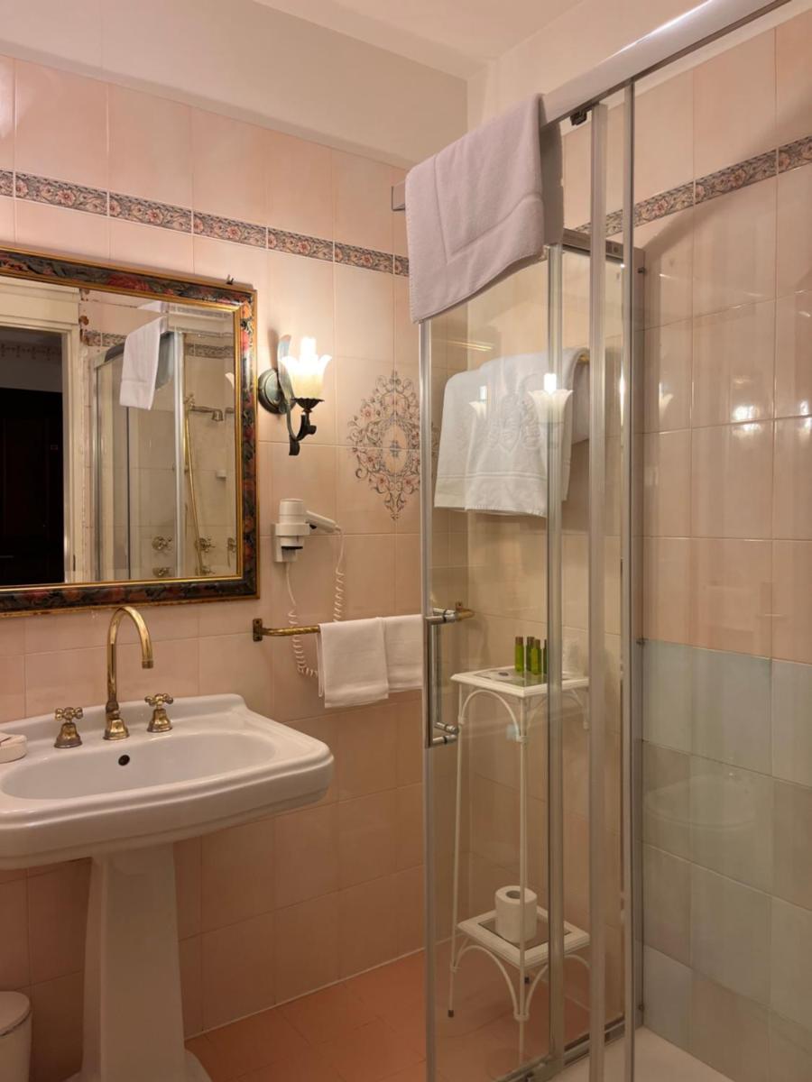 Hotel Villa Luppis - Housity