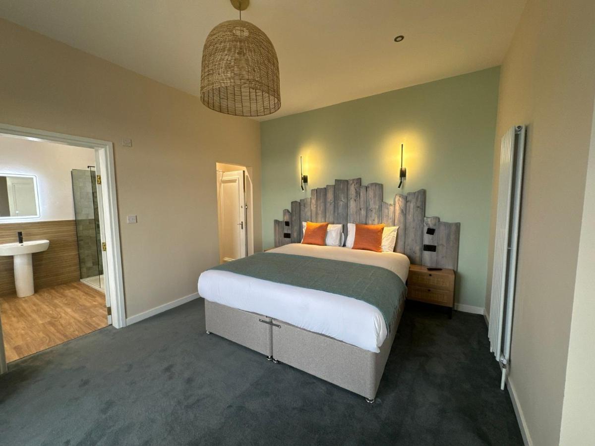 Balmoral Hotel - Housity