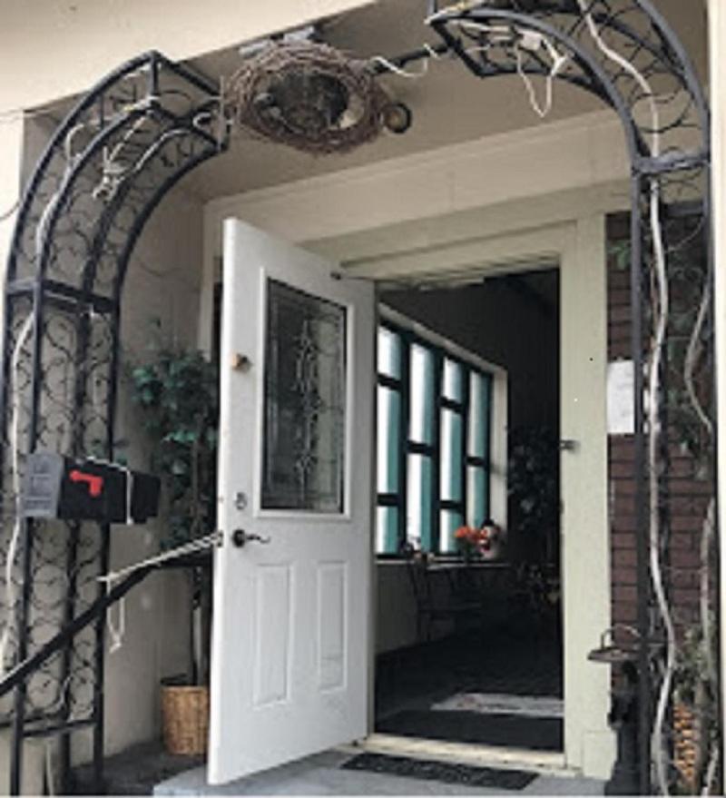 Karsten Hotel - Housity