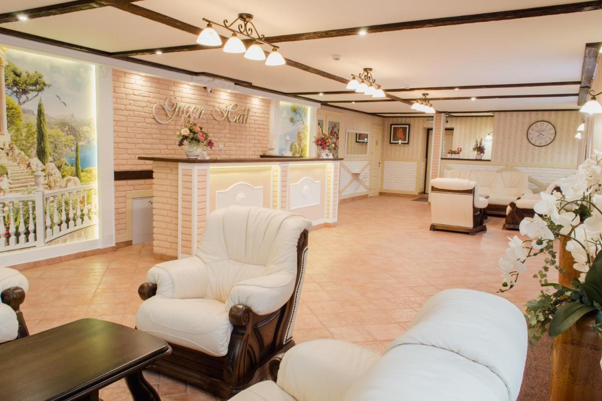 Green Hall Hotel - Housity
