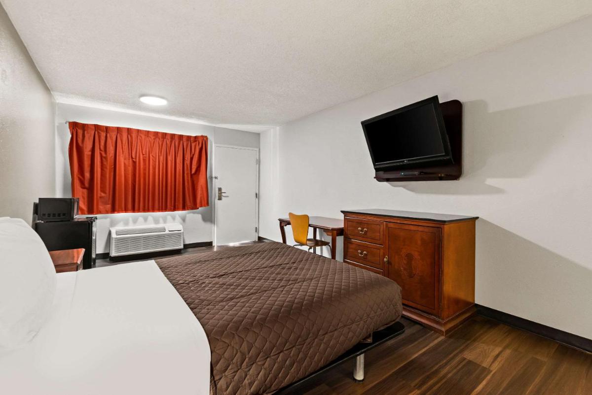 Rodeway Inn Brooklawn - Housity