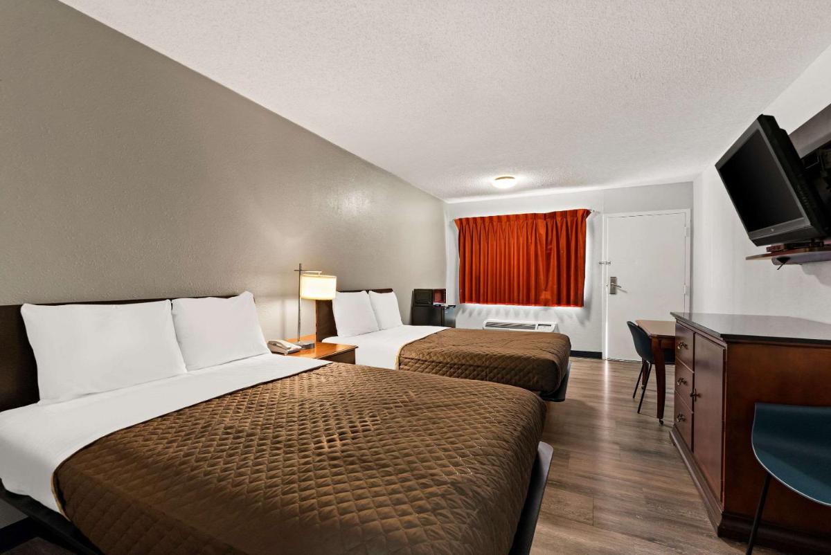 Rodeway Inn Brooklawn - Housity