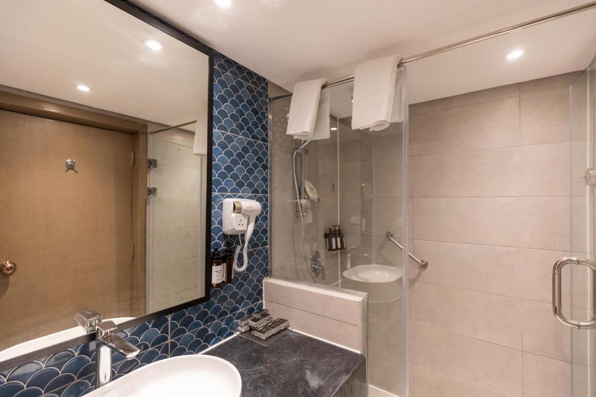 Sunrise Holidays  -Adults Only - Housity