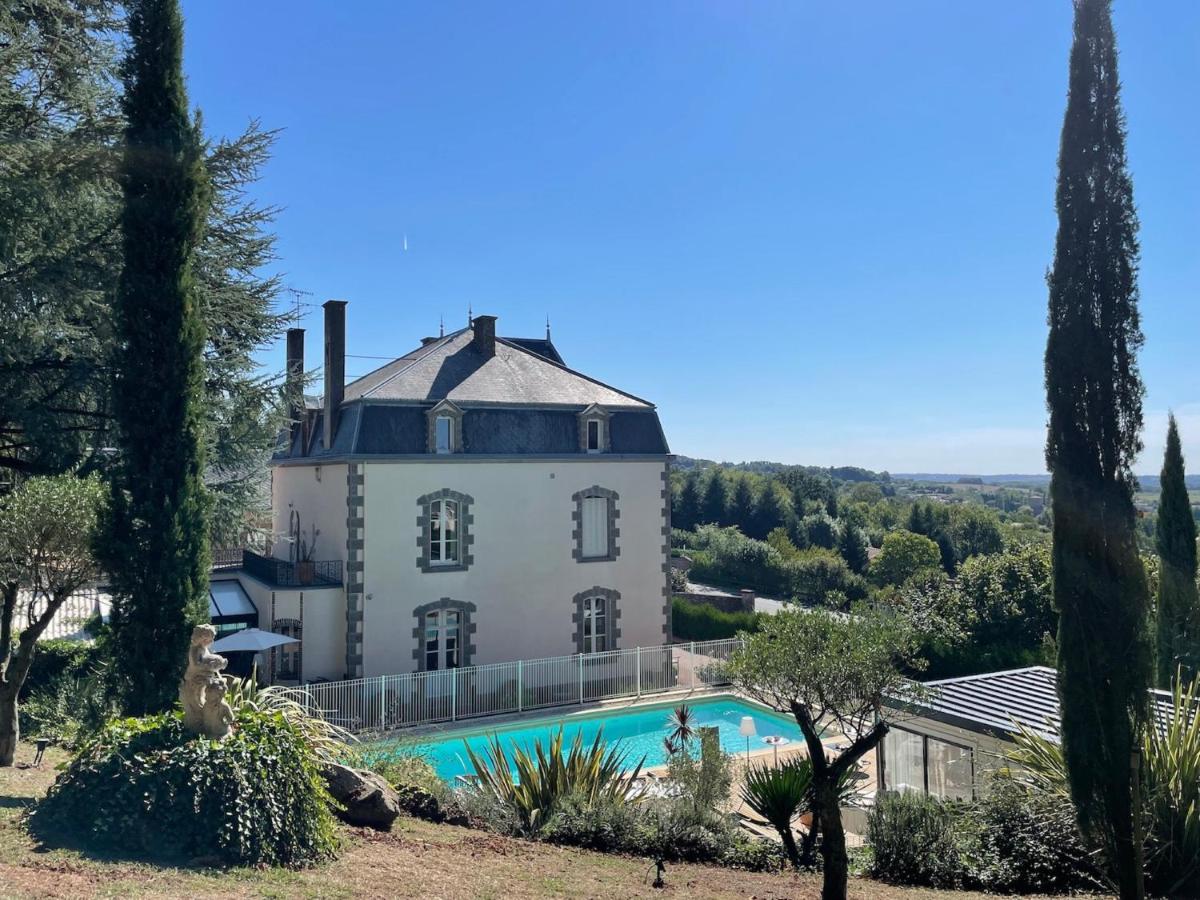 Maison d'hôtes et gîtes La Chouannerie à côté du parc du Puy duFou - Housity