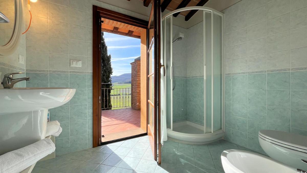 Borgo del Silenzio - Apartments with pool in Lajatico - Housity