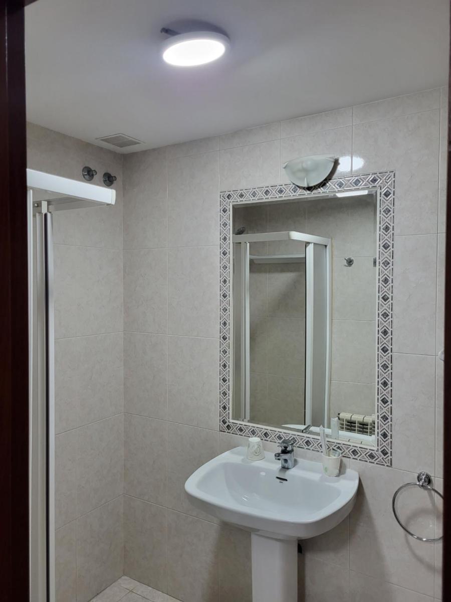 Hostal La Frontera - Housity
