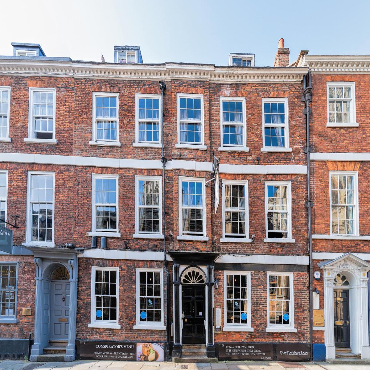 Guy Fawkes Inn - Housity