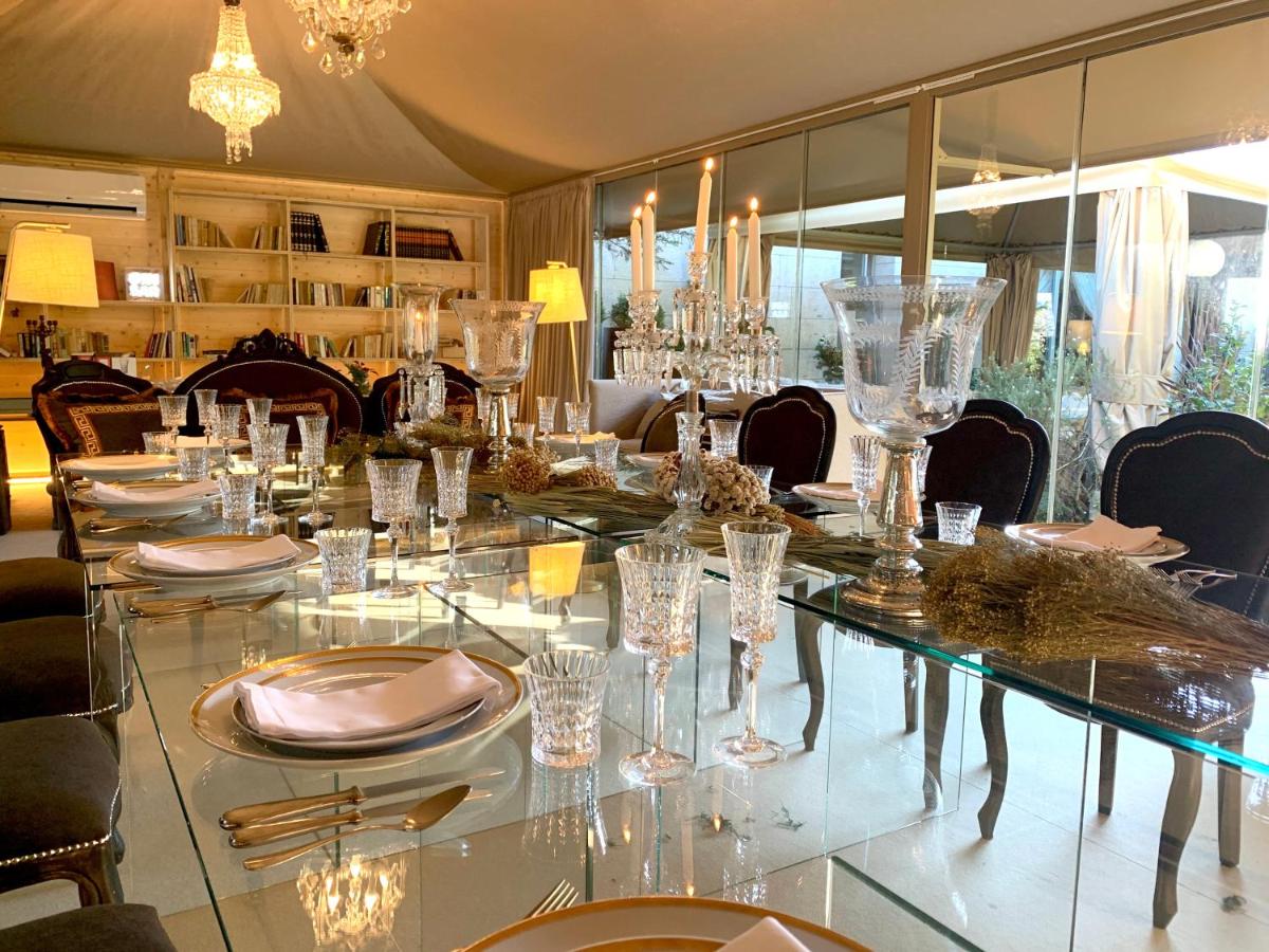 Um restaurante ou outro lugar para comer em Carmo's Boutique Hotel - Small Luxury Hotels of the World