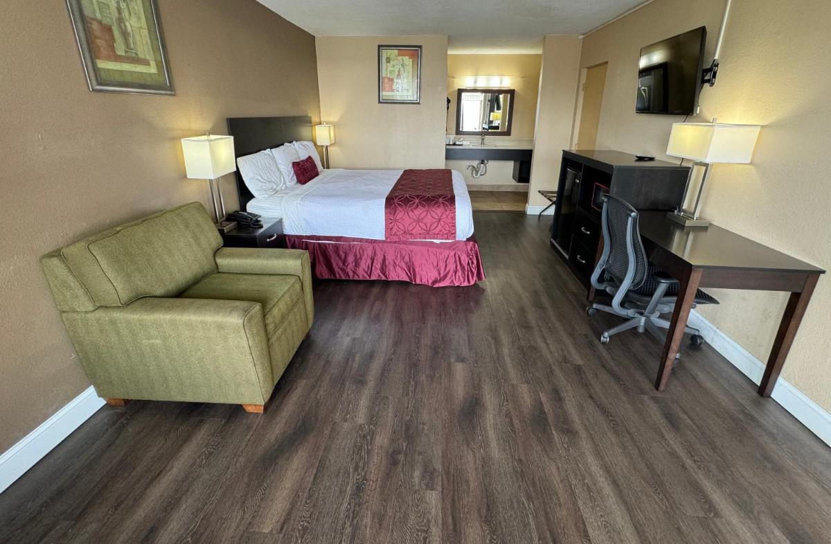 Rodeway Inn Bushnell - Housity