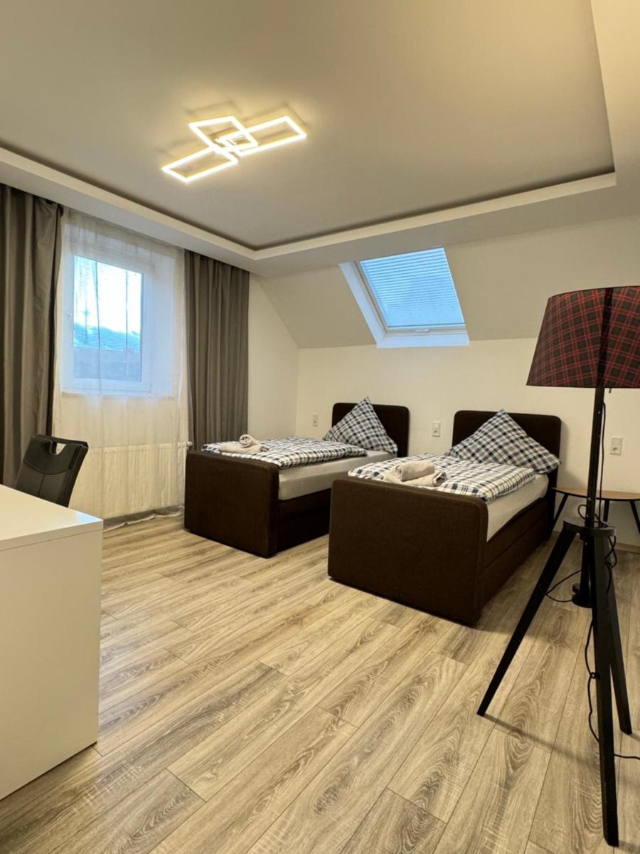 Apartments - Free Parking - WiFi - Kitchen - Housity