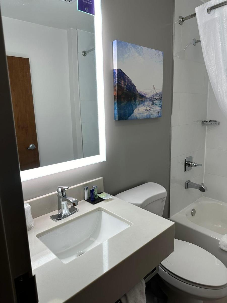 SLEEP INN & SUITES - Housity