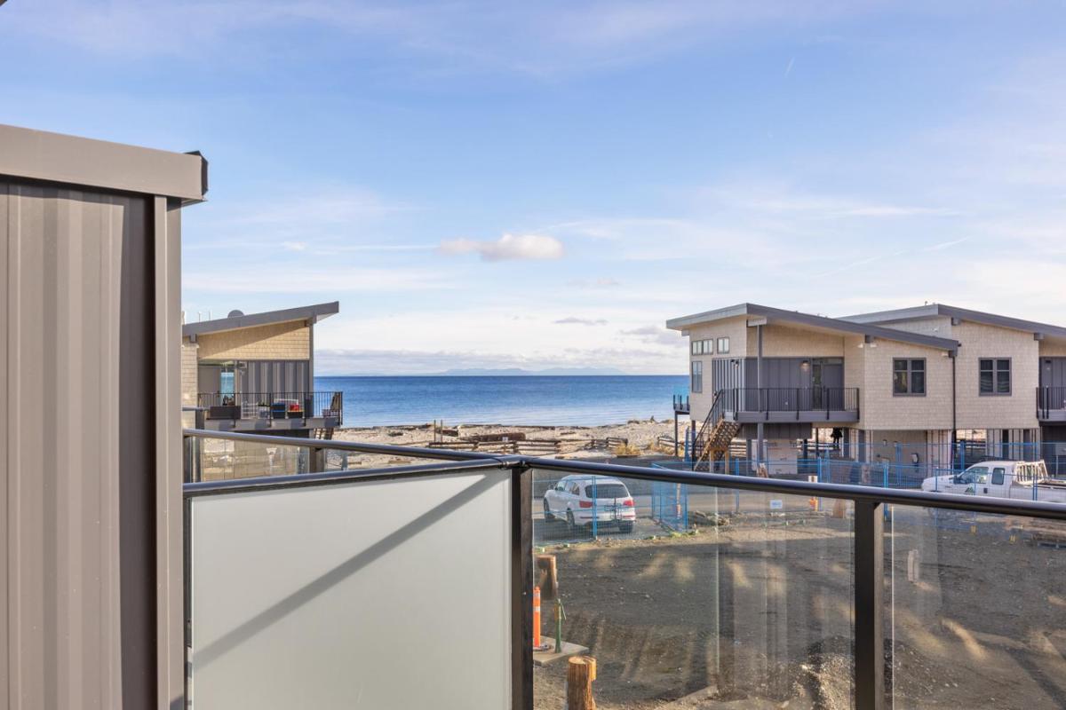 Ocean's 7 at THE BEACH HOUSE - Housity
