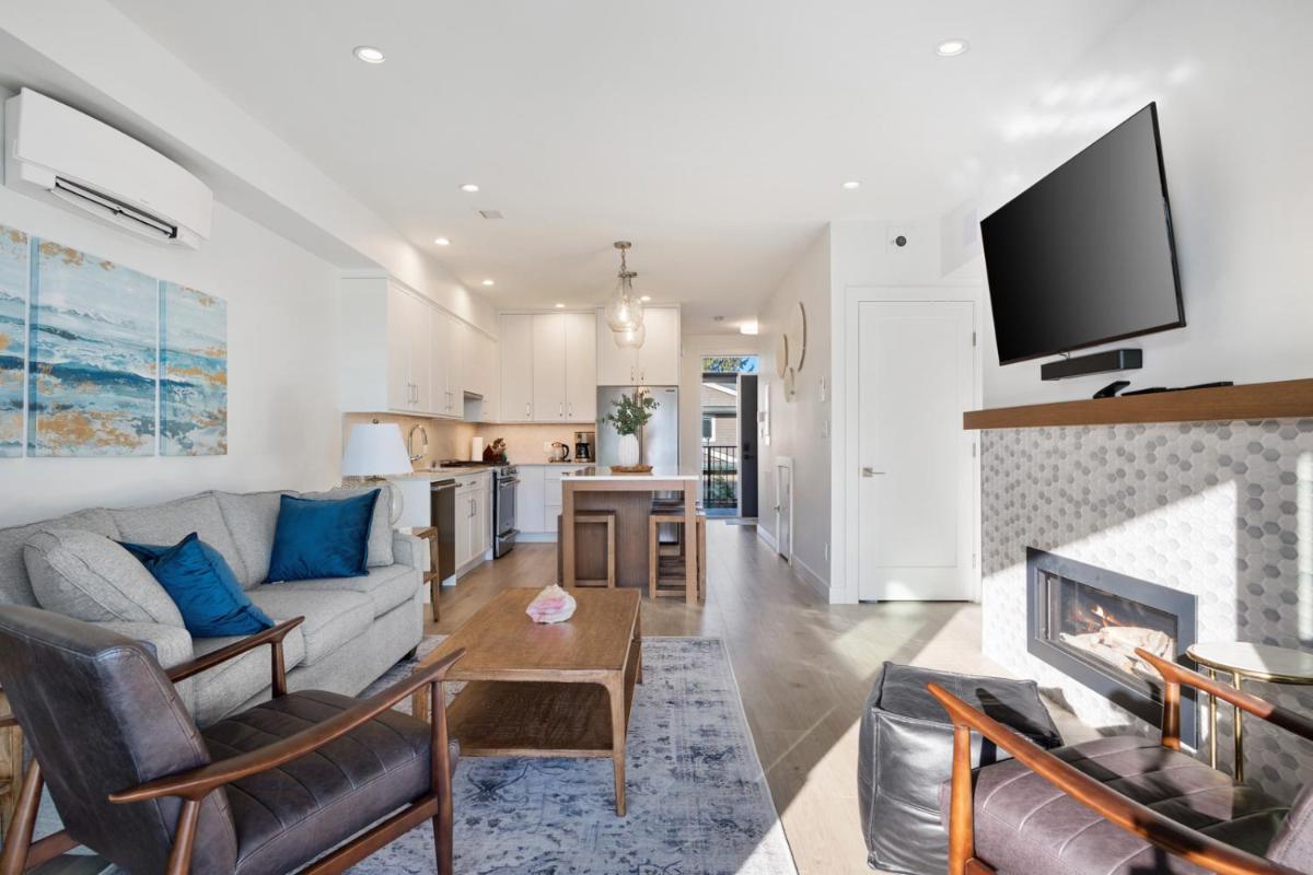 Ocean's 7 at THE BEACH HOUSE - Housity