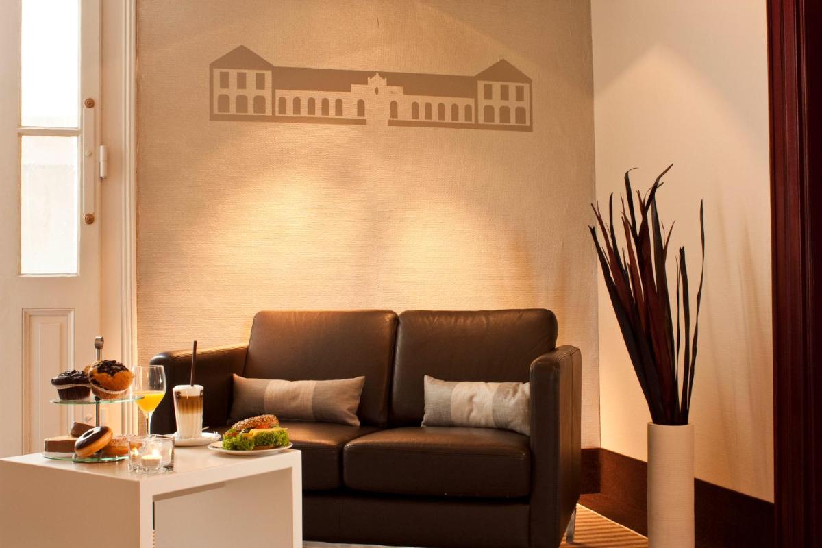 Hotel Neuer Karlshof - Housity