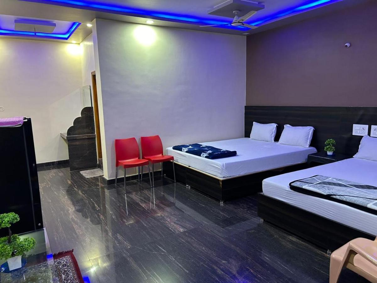 SAMRAT HOME STAY - Housity