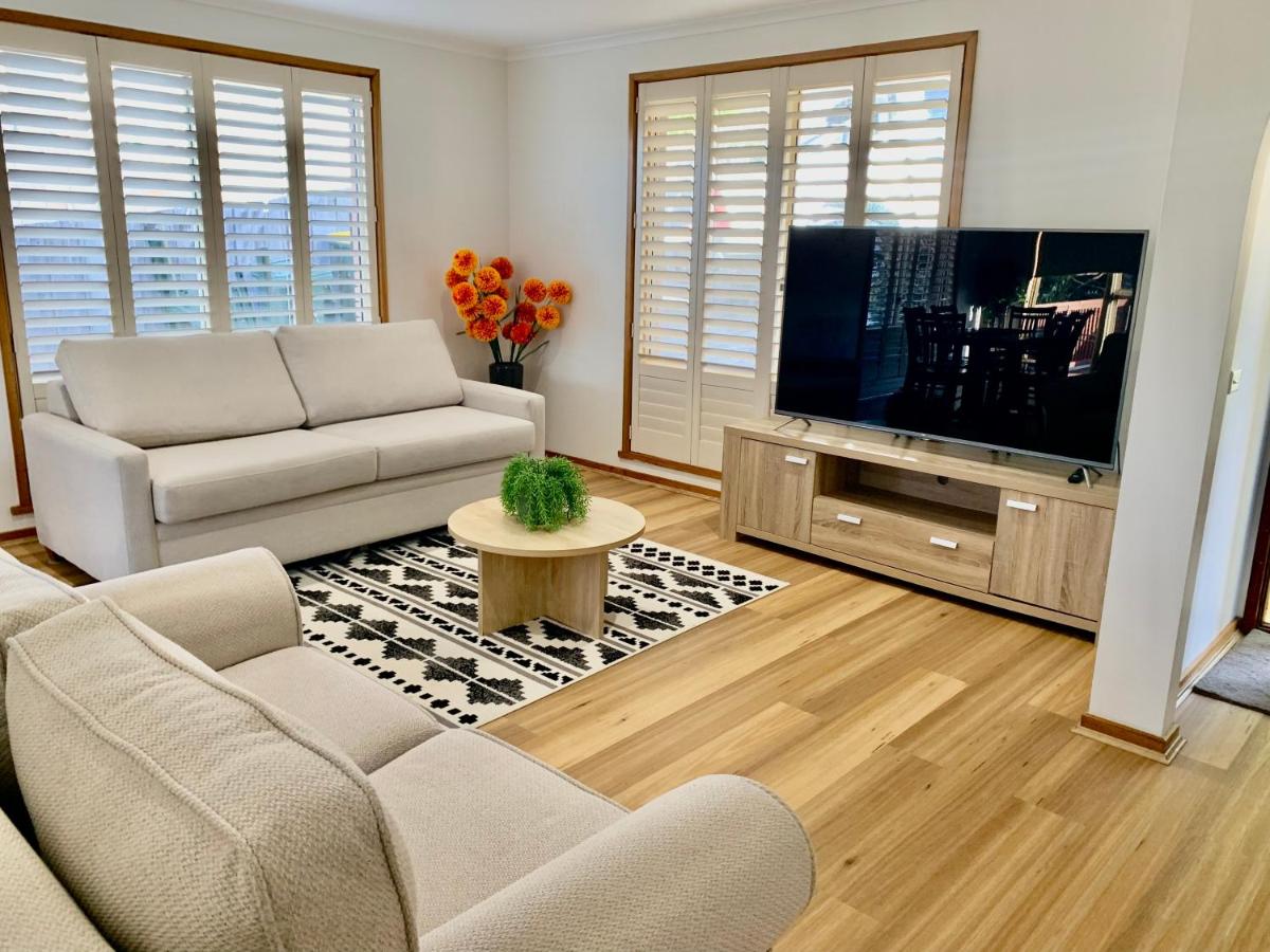 Beautiful Sunny house, 10 mins from Hobart City - Housity