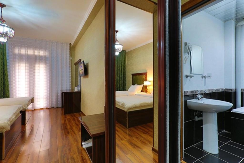 Rangrez hotel - Hizvo