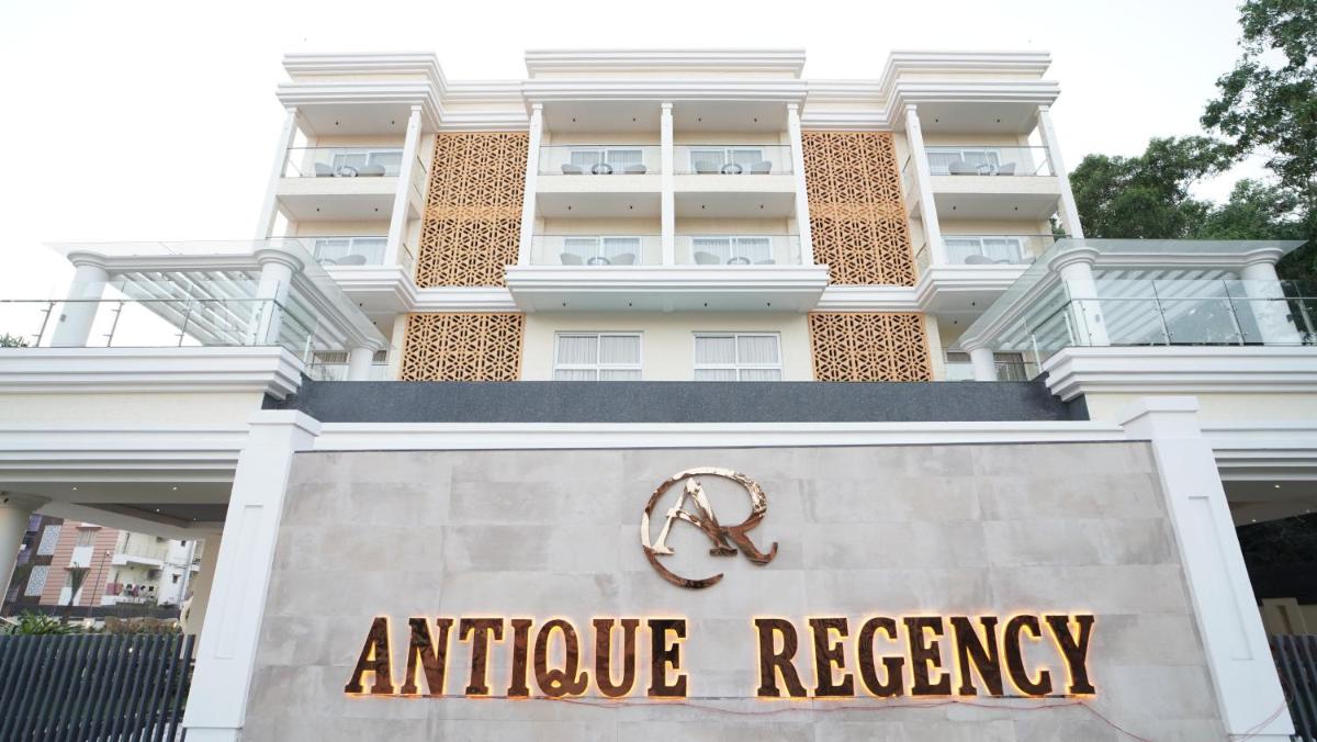 Antique Regency - Housity