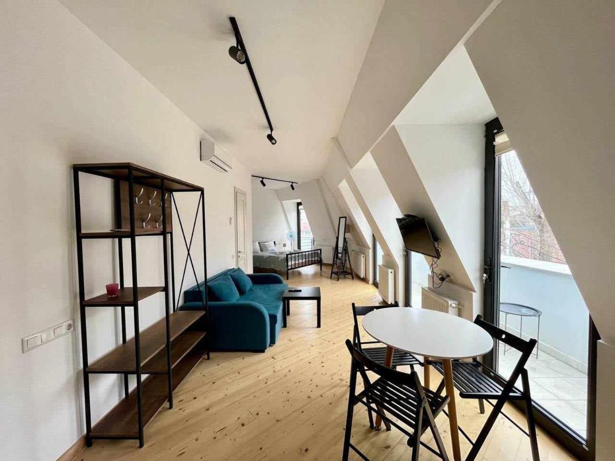COMFORT AND HISTORY - Housity