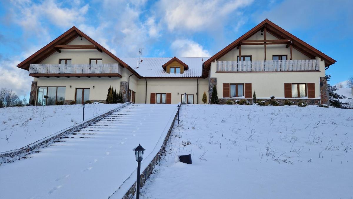 Zielone Wzgórza - Housity
