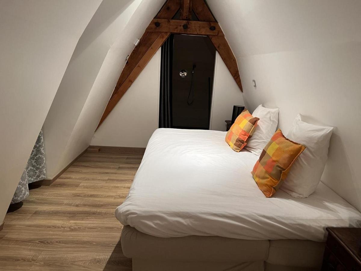 Charmant Gîte avec Piscine et Spa à Proximité de Montmarault - FR-1-489-204 - Housity