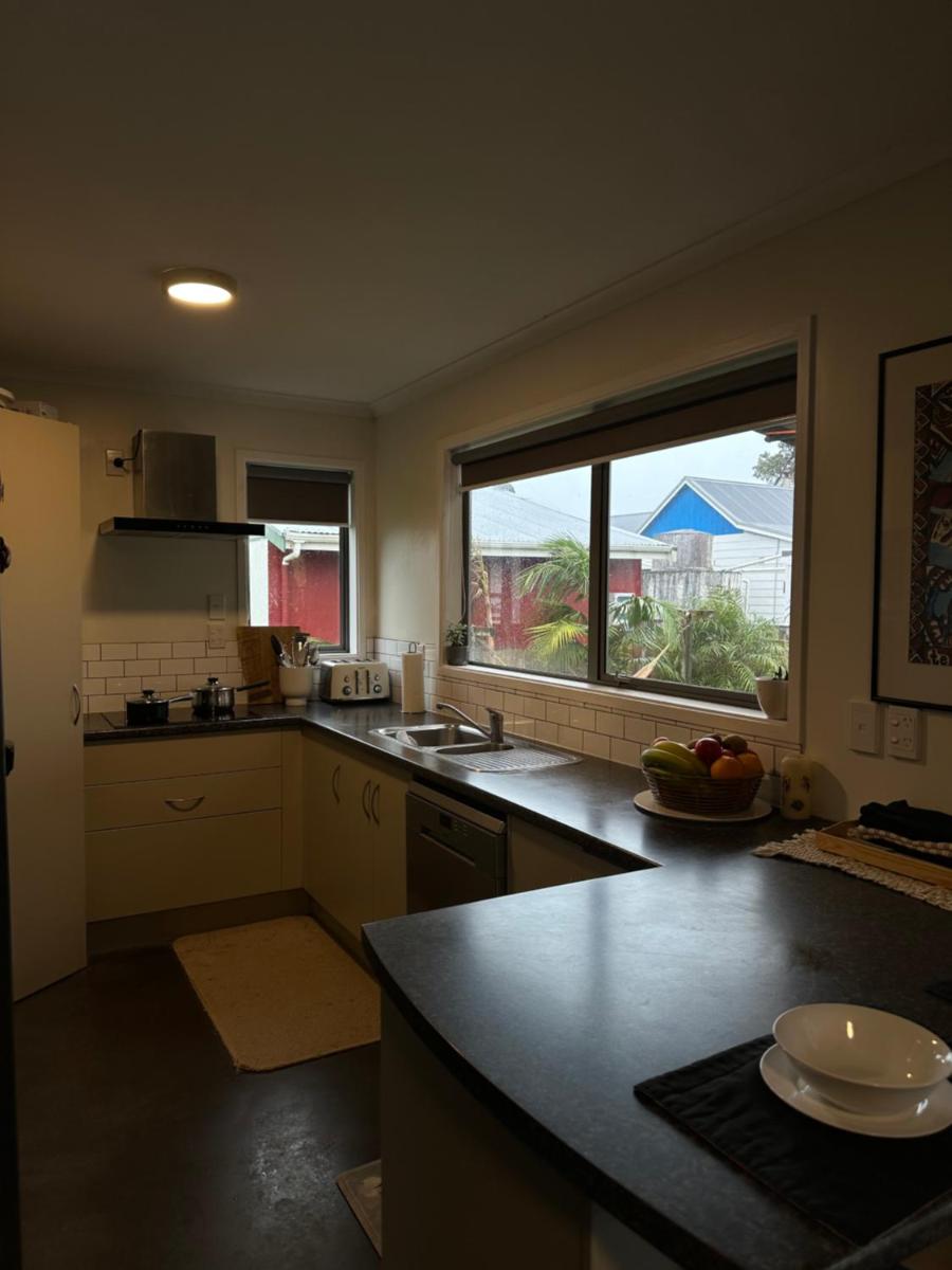 Surf Stay Ahipara - 200m to the beach 2m to the pool - Housity
