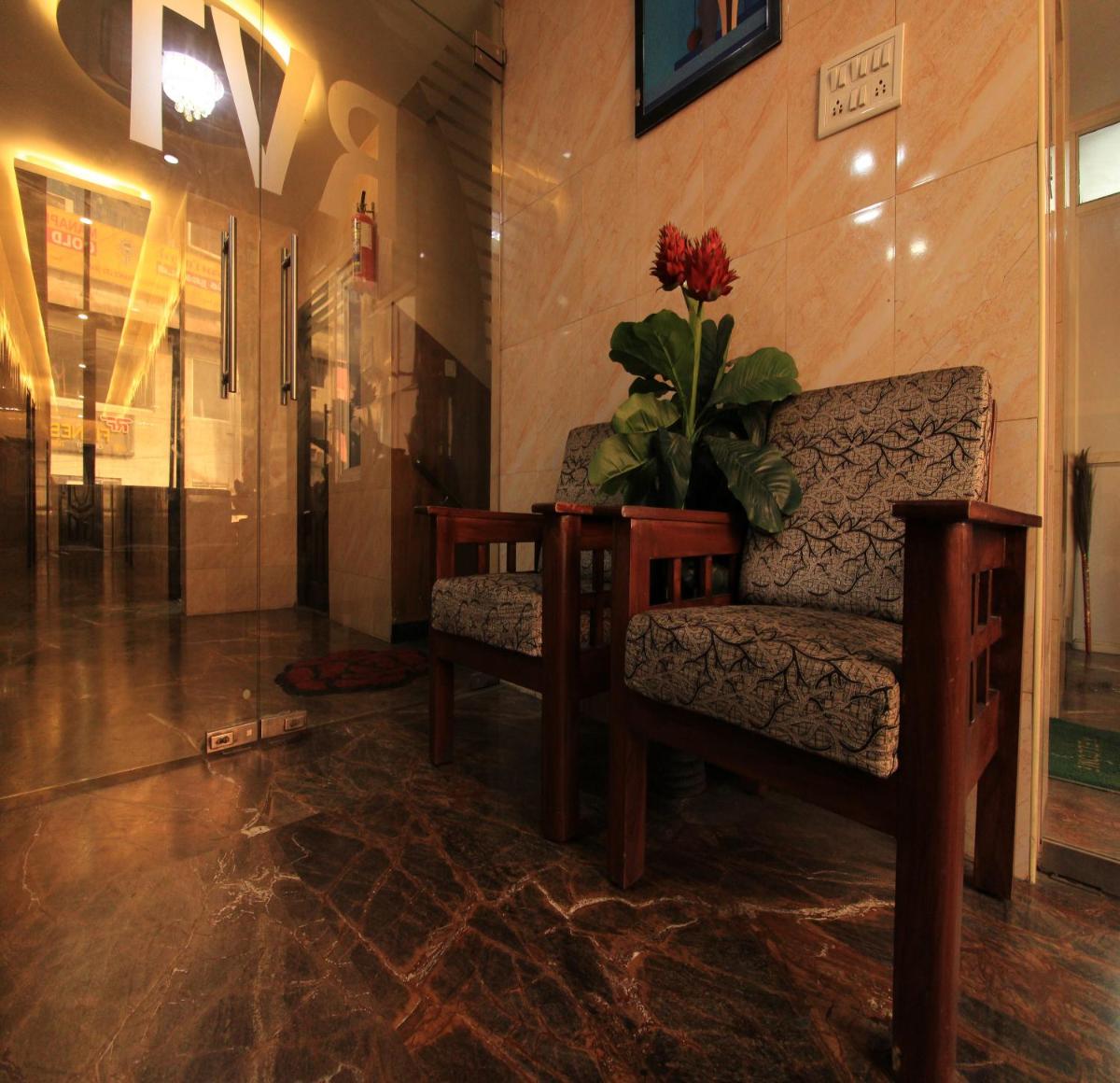 Hotel Rathnavel Towers - Housity