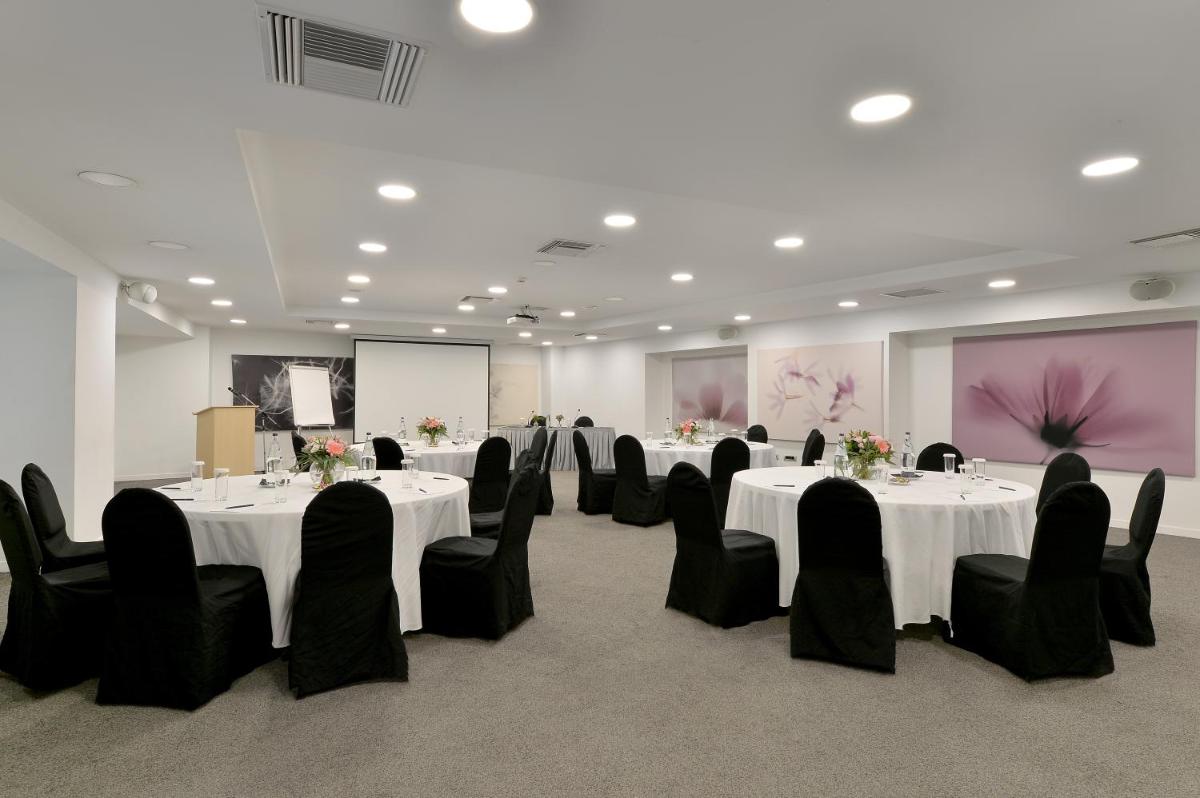 Suitetrails - Athenaeum Grand Hotel