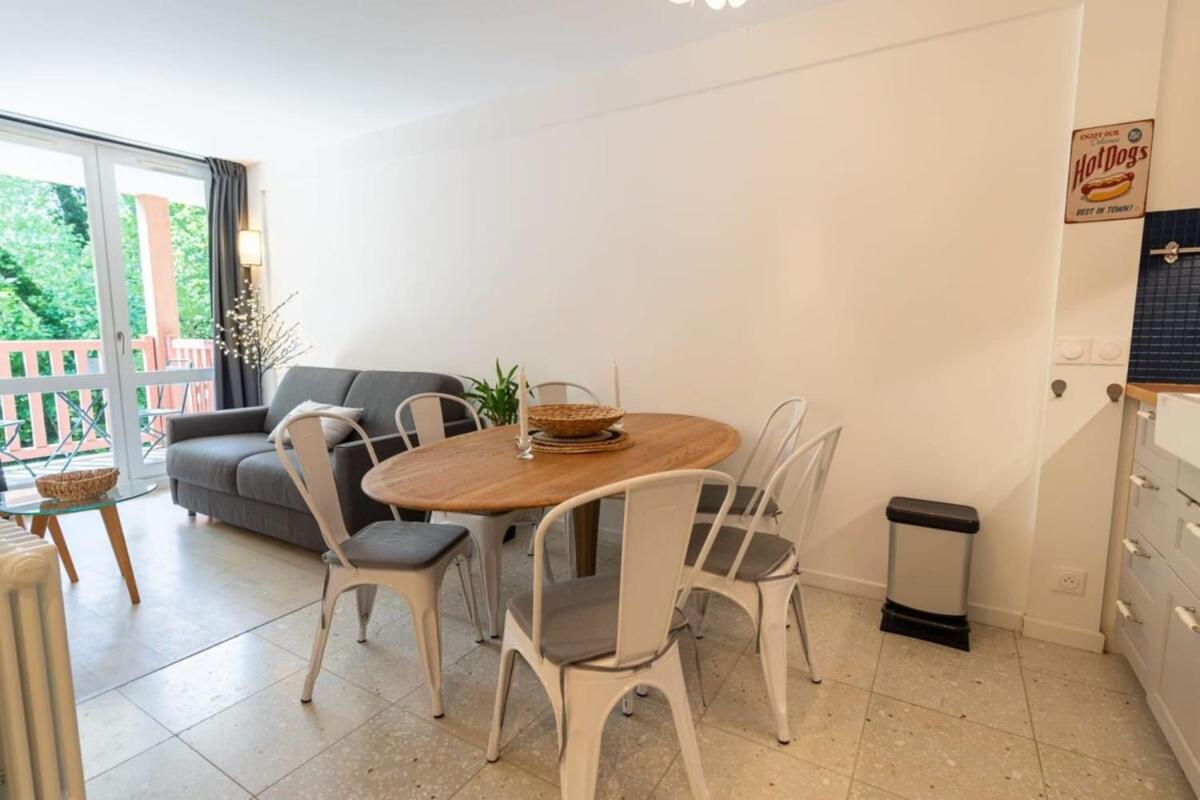 Suitetrails - Beautiful flat with swimming pool tennis court and private car parking