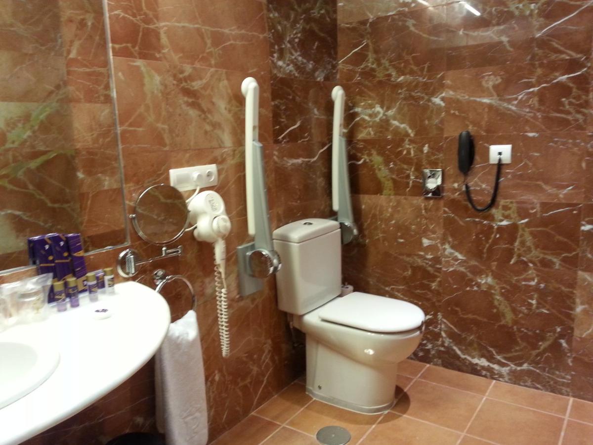 Un baño de Parador de Lorca