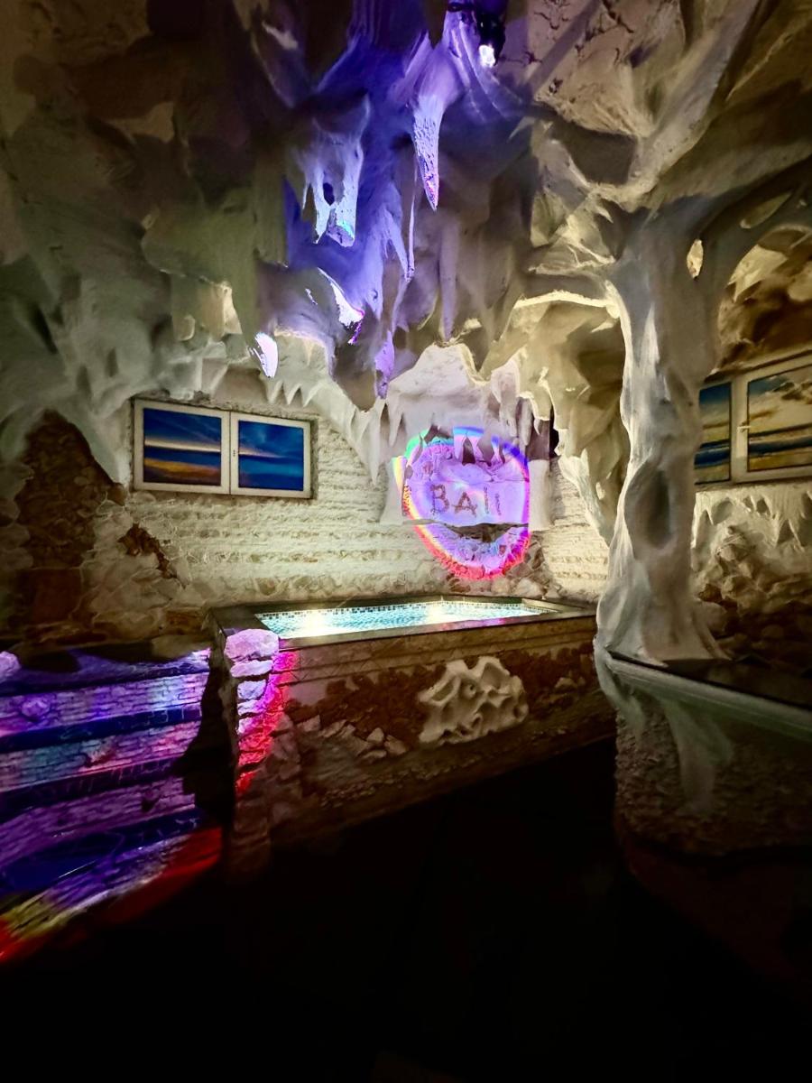 Bali Colosseum Hotel - Housity