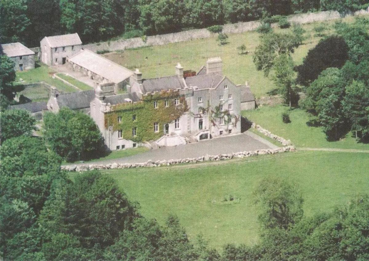 Cregg Castle - Housity