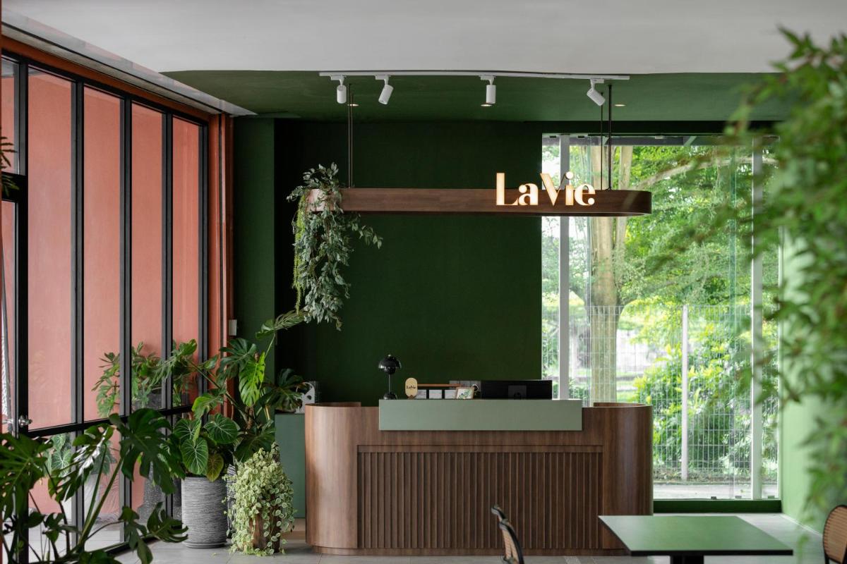 La Vie Hotel Juru - Housity