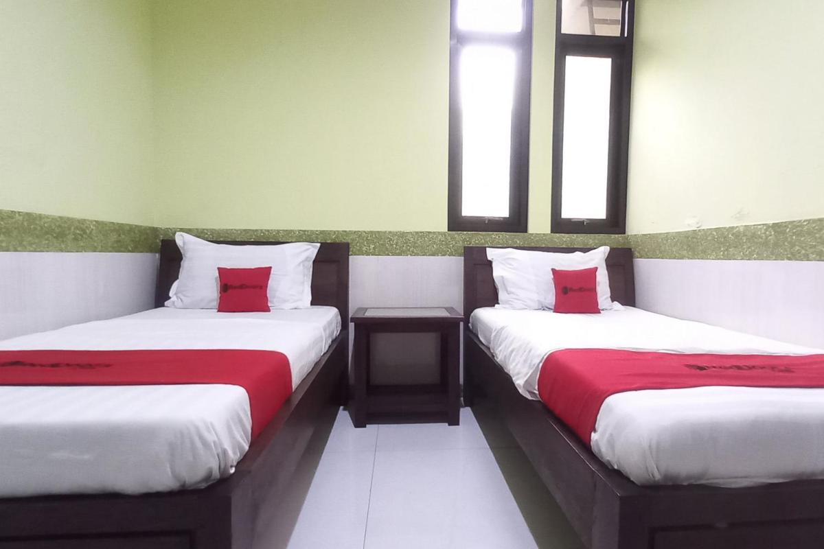 RedDoorz Syariah near Bypass Krian - Housity