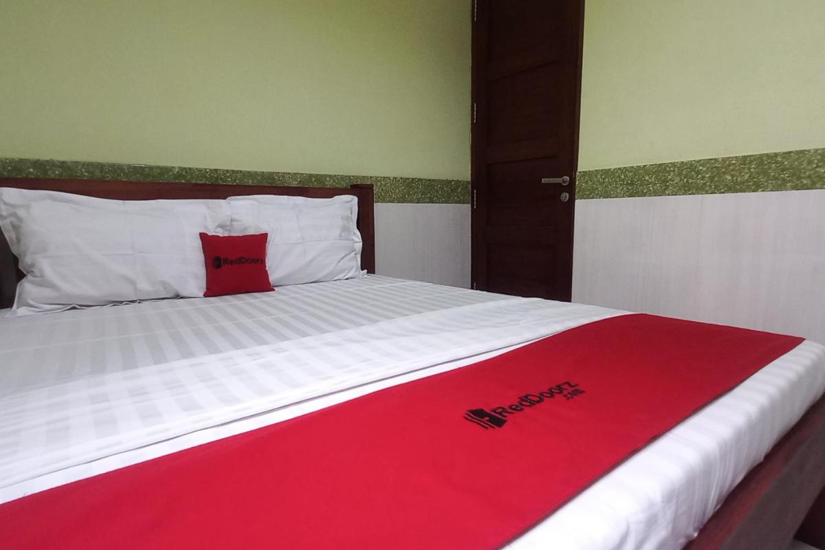 RedDoorz Syariah near Bypass Krian - Housity