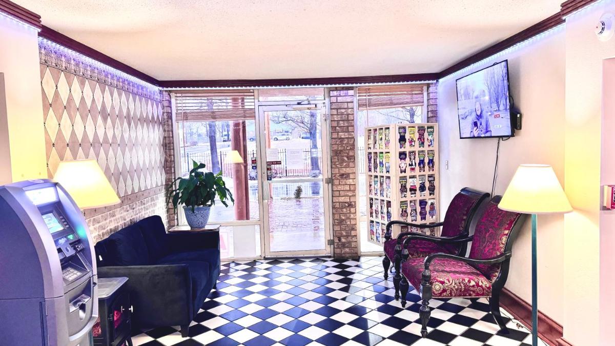 Mountain Home Inn - Housity