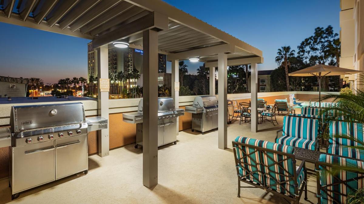 Candlewood Suites Anaheim - Resort Area, an IHG Hotel - Housity