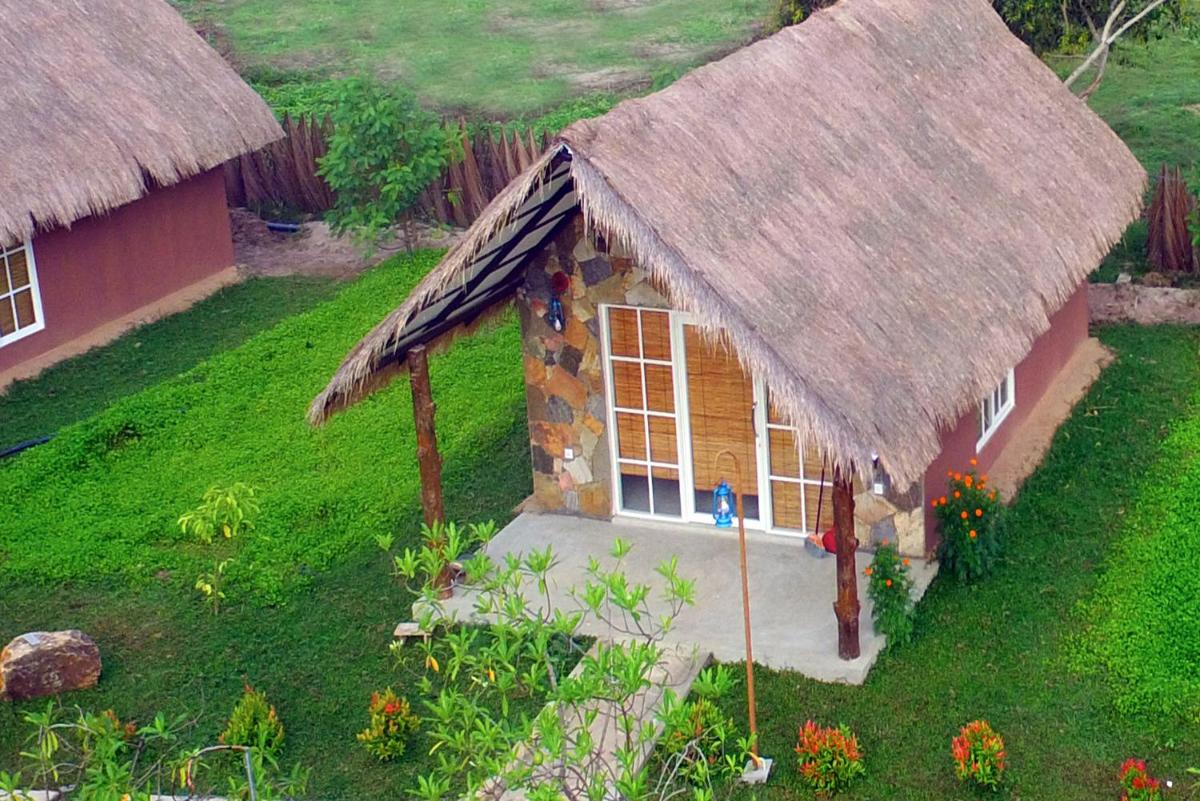 Coco Village Hotel Chilaw - Housity
