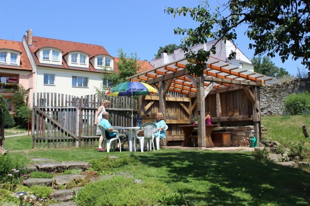 Penzion Gomelská - Housity