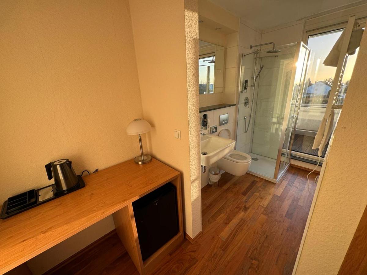 Wal Hotel - Housity