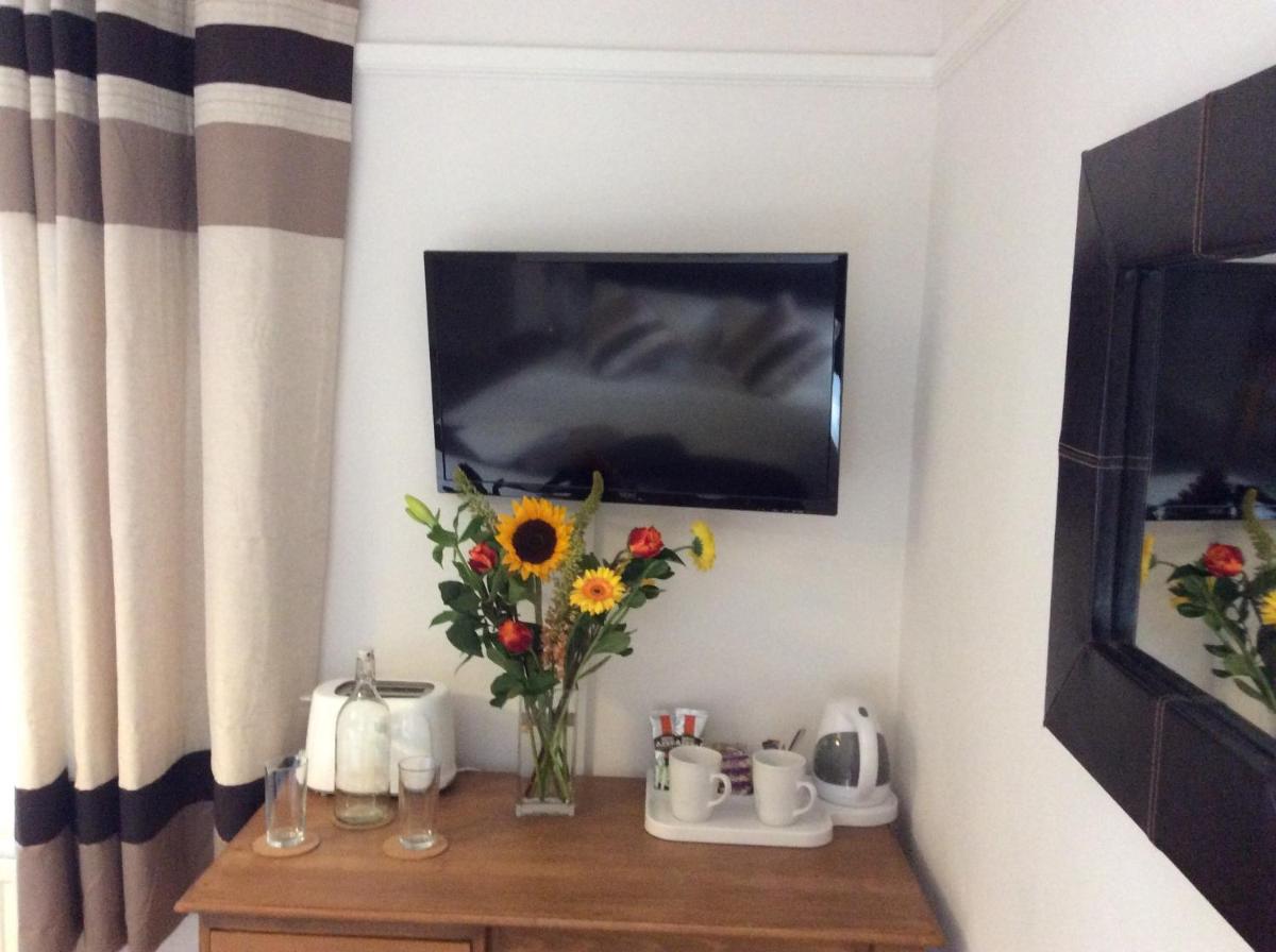 Beightons Bed and Breakfast - Housity