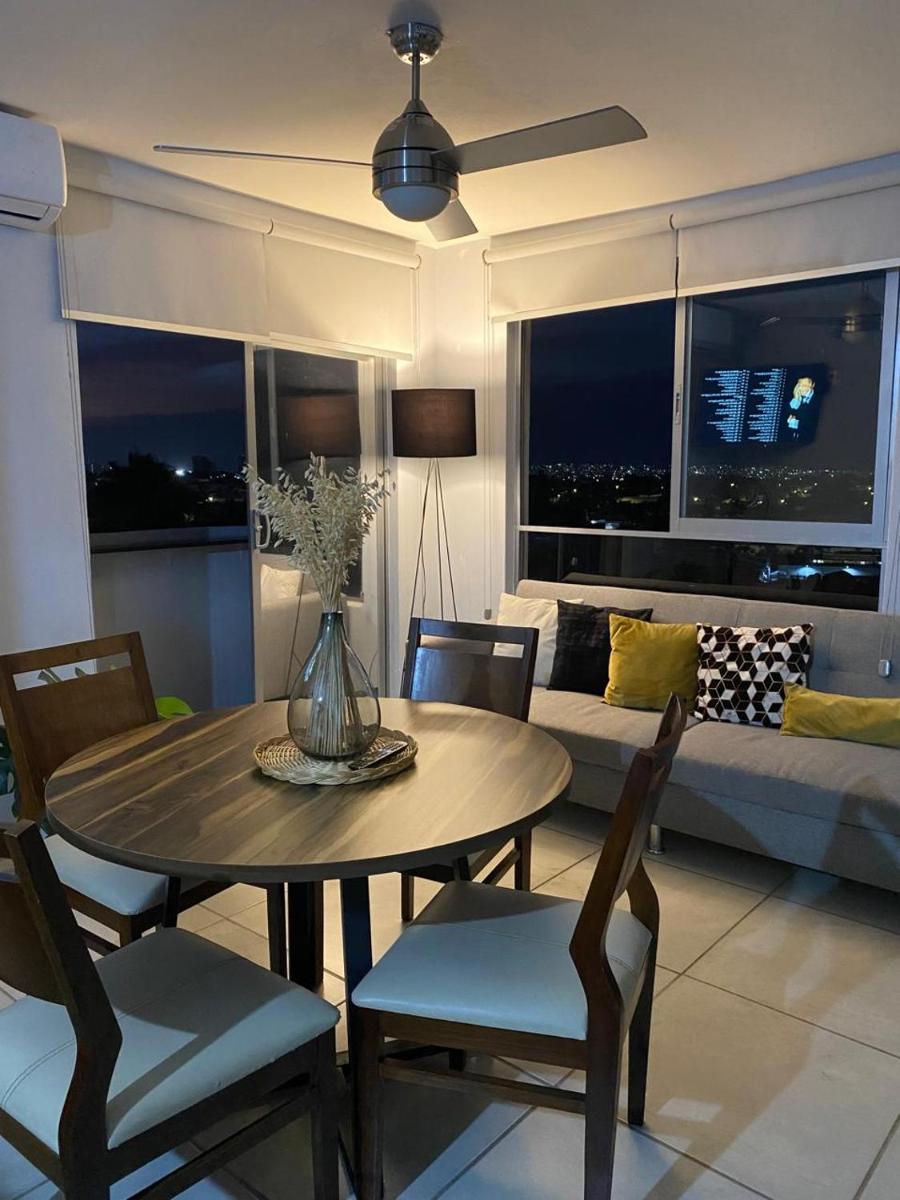 Centro Depto 3 Rec 2 baños y Balcon con las mejores vistas a la ciudad AC alberca climatizada parking free - Housity
