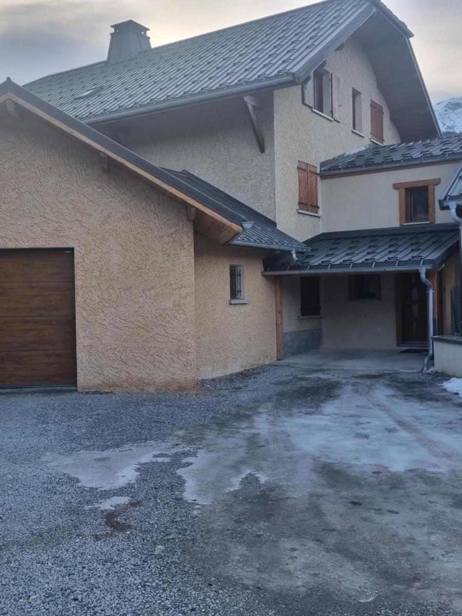 Maison + jardin vue sur les montagnes - Hizvo