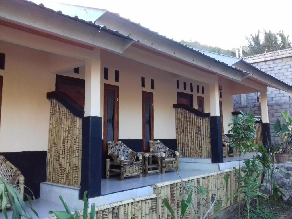 Telage Indah Guest House - Housity